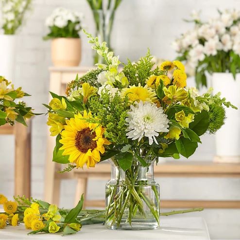 CONFECTION RUSTIQUE DU FLEURISTE DANS UN VASE