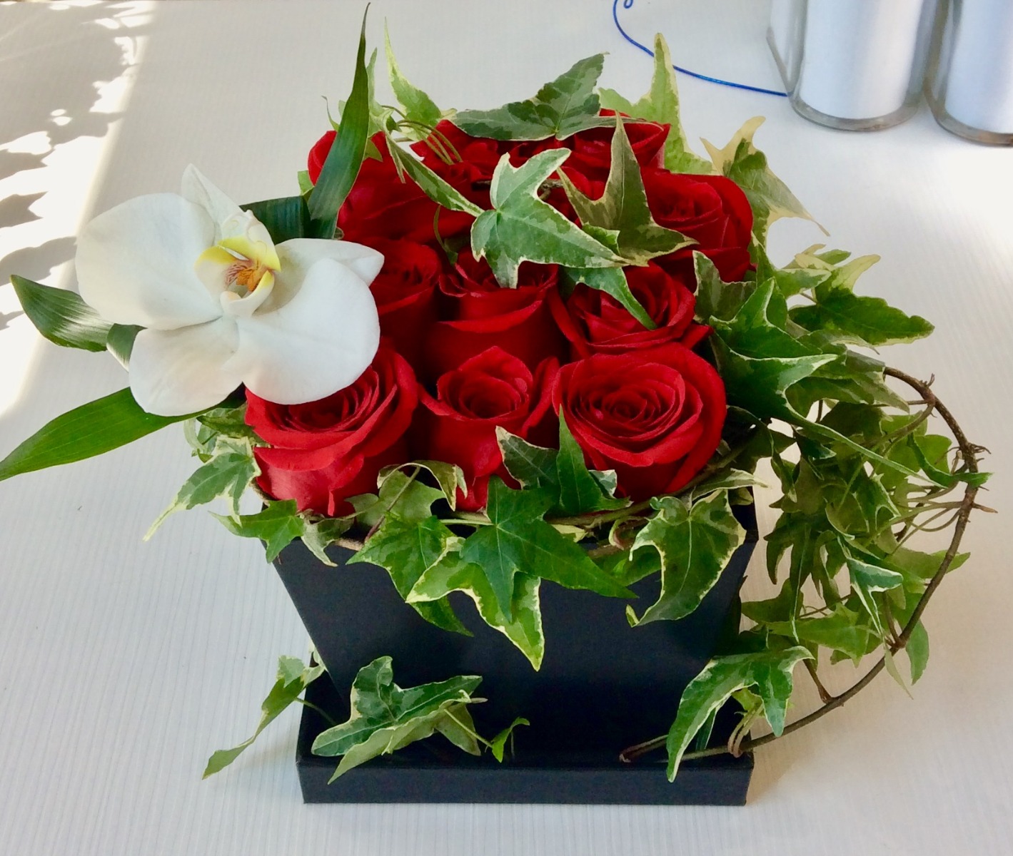 BOITE AMOUREUX DE ROSES ROUGE